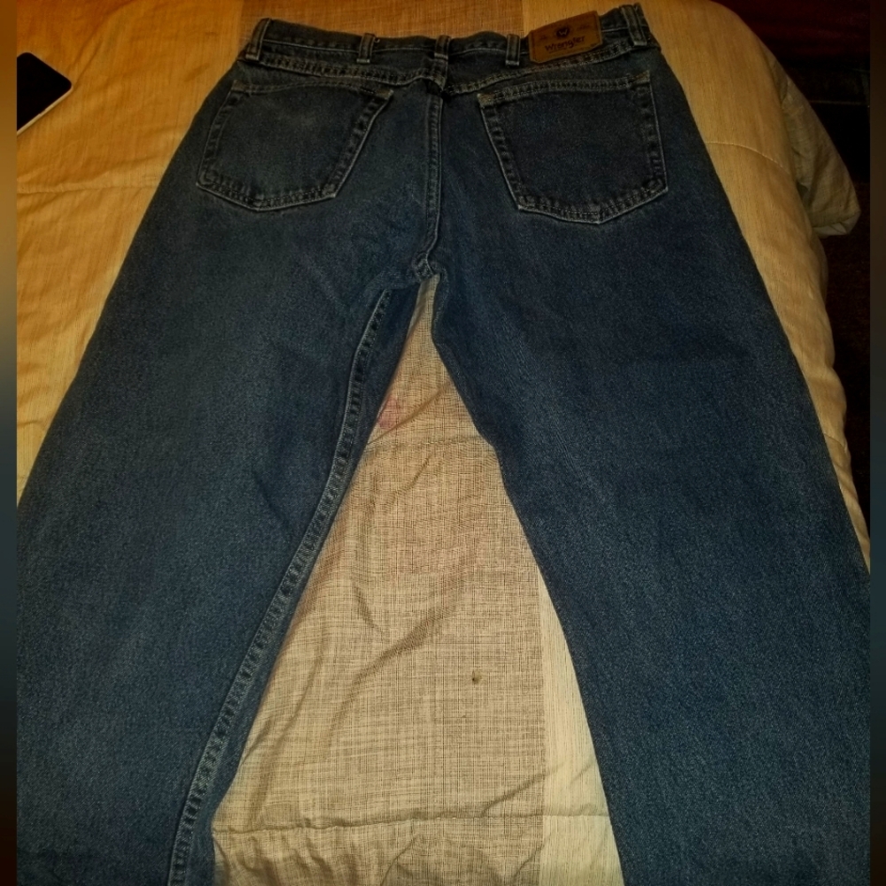 Wrangler Jeans Size 34 waist length great condition